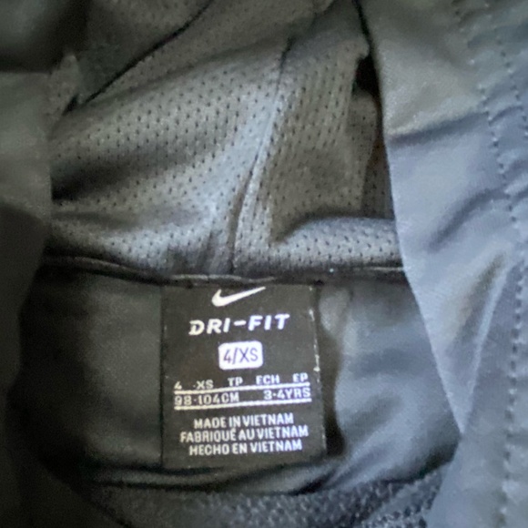 Boys- Sz-4- 4 piece Bundle- Tommy Bahama , Gap lined pants- Nike,Converse- Sz-4 - Picture 15 of 16